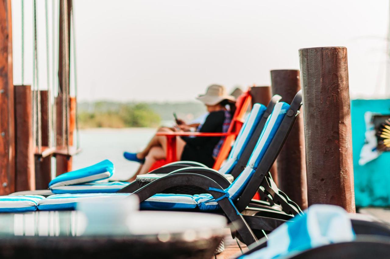 Blue Bird Hotel บากาลาร์ ภายนอก รูปภาพ