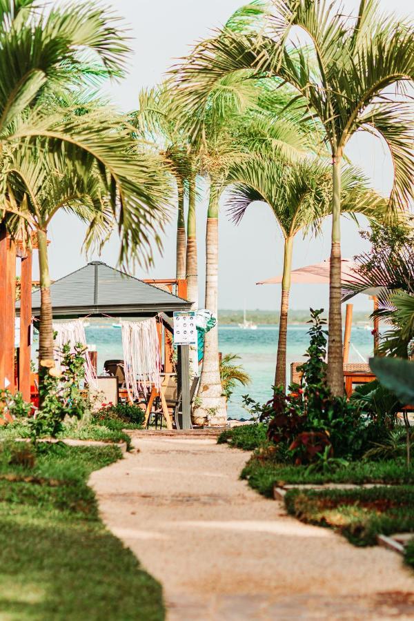 Blue Bird Hotel บากาลาร์ ภายนอก รูปภาพ